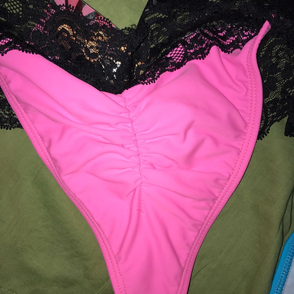 New bathing suit - Picture 3 of 4